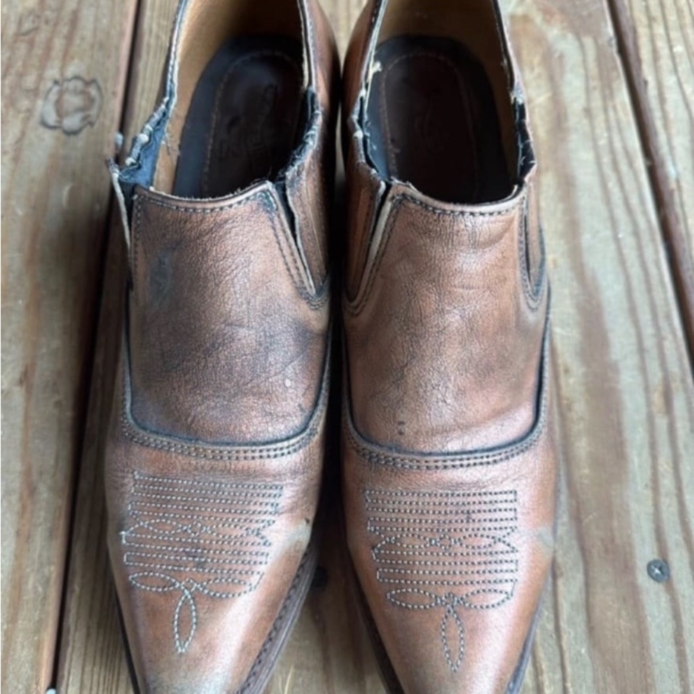 Freebird WYOMING Bronze Distressed Ankle Booties (9)